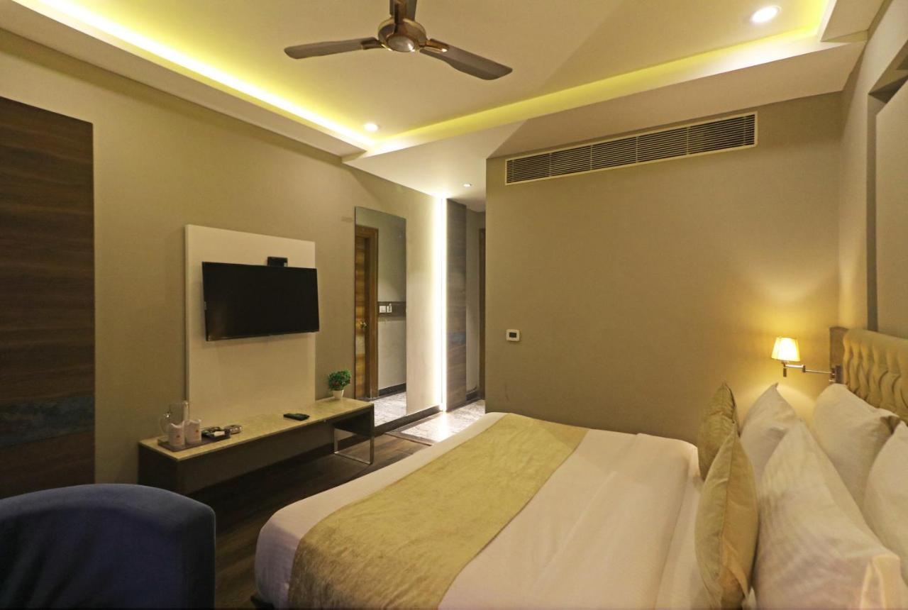 ניו דלהי The Ivy Grand Hotel In City Centre With Free Secured Parking מראה חיצוני תמונה