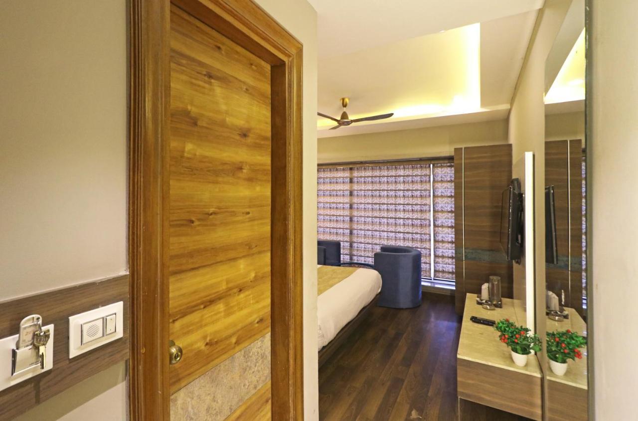 ניו דלהי The Ivy Grand Hotel In City Centre With Free Secured Parking מראה חיצוני תמונה