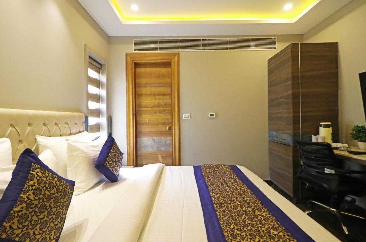 ניו דלהי The Ivy Grand Hotel In City Centre With Free Secured Parking מראה חיצוני תמונה